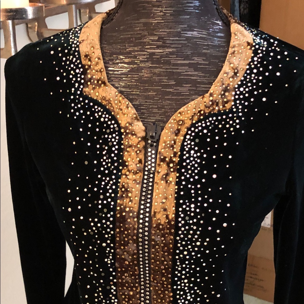 Ying Qi Gold Jacket - Picture 2 of 7